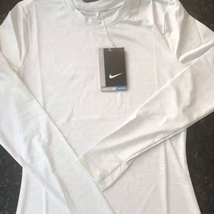 Nike L/S Tee/Base Layer in XS